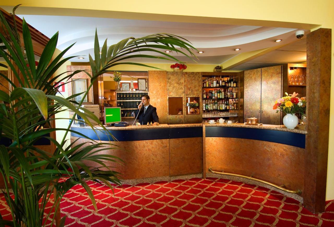 Hotel Cinque Giornate Milano Exterior foto